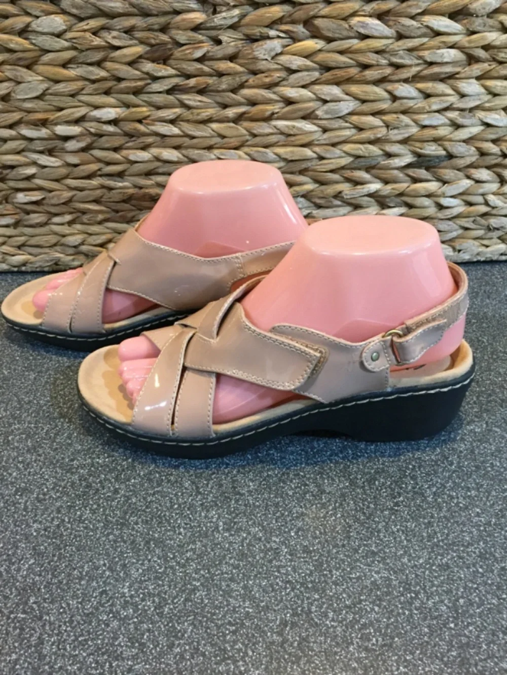 Clarks Patent Leather Crisscross Slide Sandals Tan